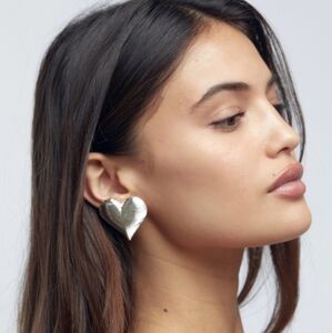 NWT Heaven Mayhem Similar Large Heart Earrings